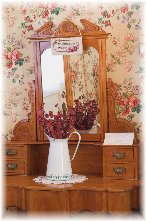 Inn White Lace 3*