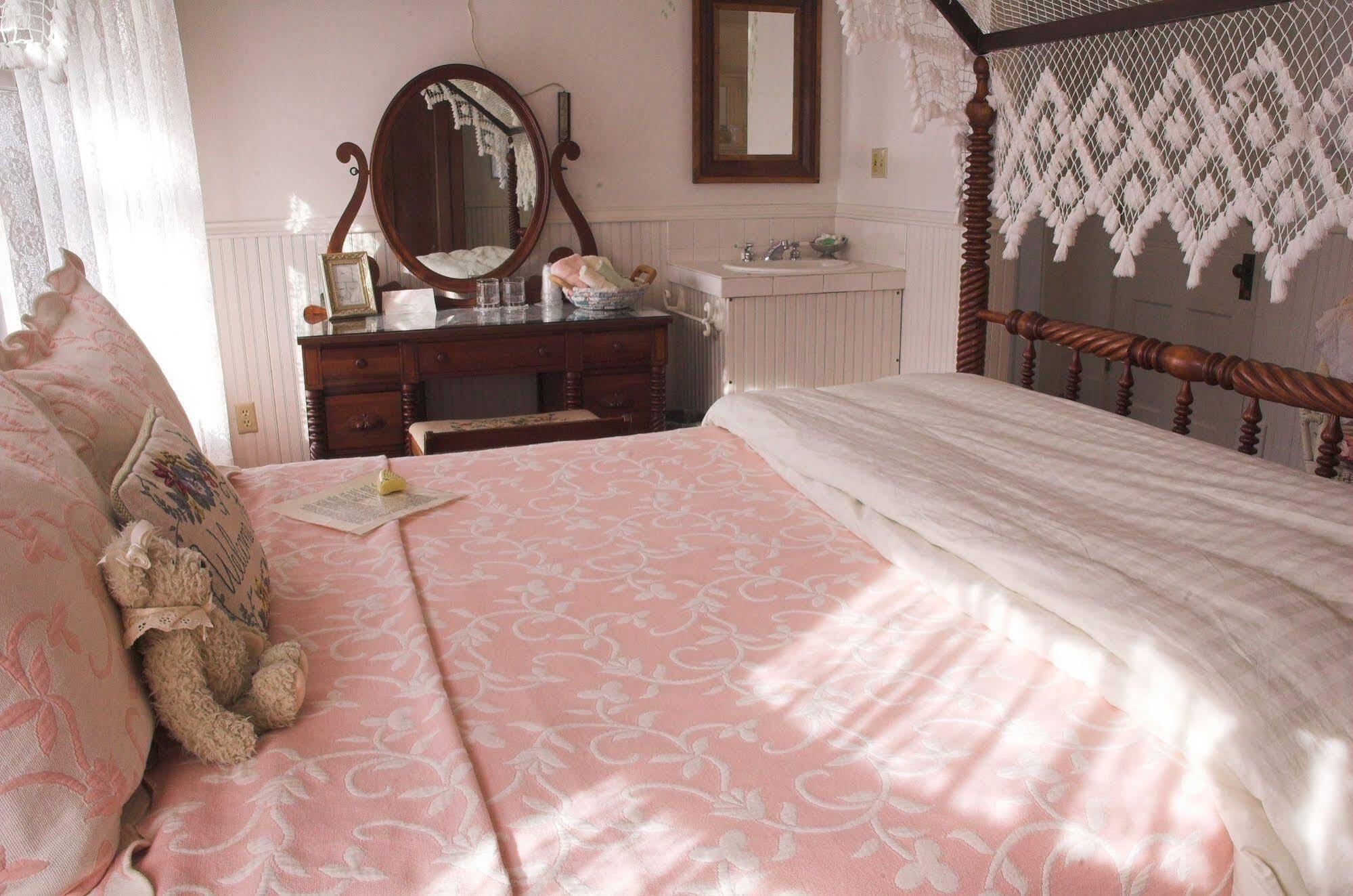 White Lace Inn 3*